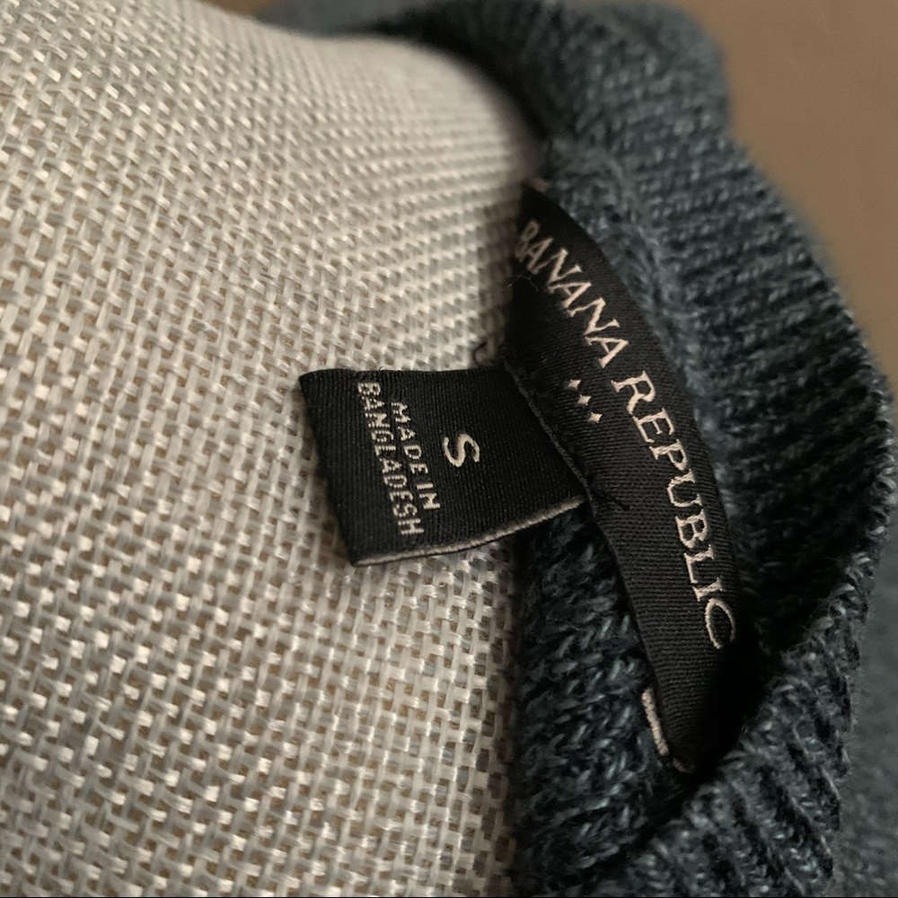 Banana Republic Factory Ribbed Crew Neck Sweater - Picture 6 of 7